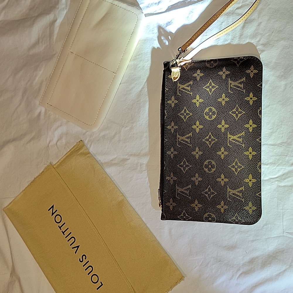 Authentic Louis Vuitton Neverfull GM Monogram Wrislet/Clutch - Picture 3 of 14